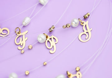 Transparent Necklace Initial +pearl +4 beads