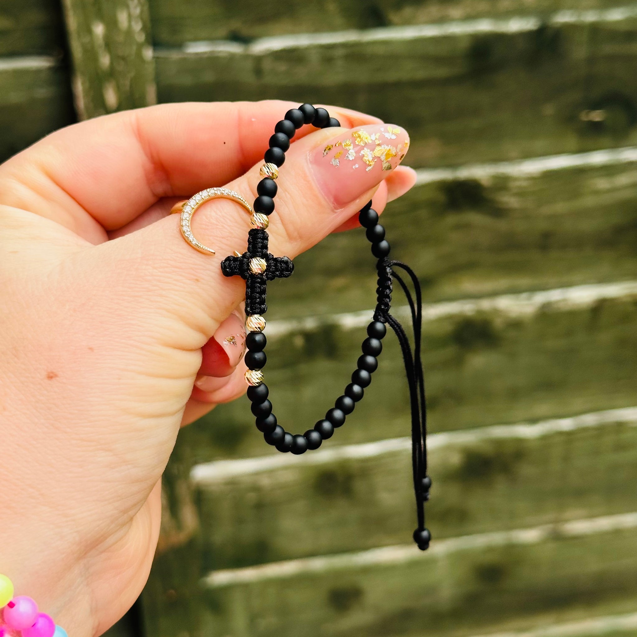 Cross bracelet +5 beads 4mm -14 ct gold