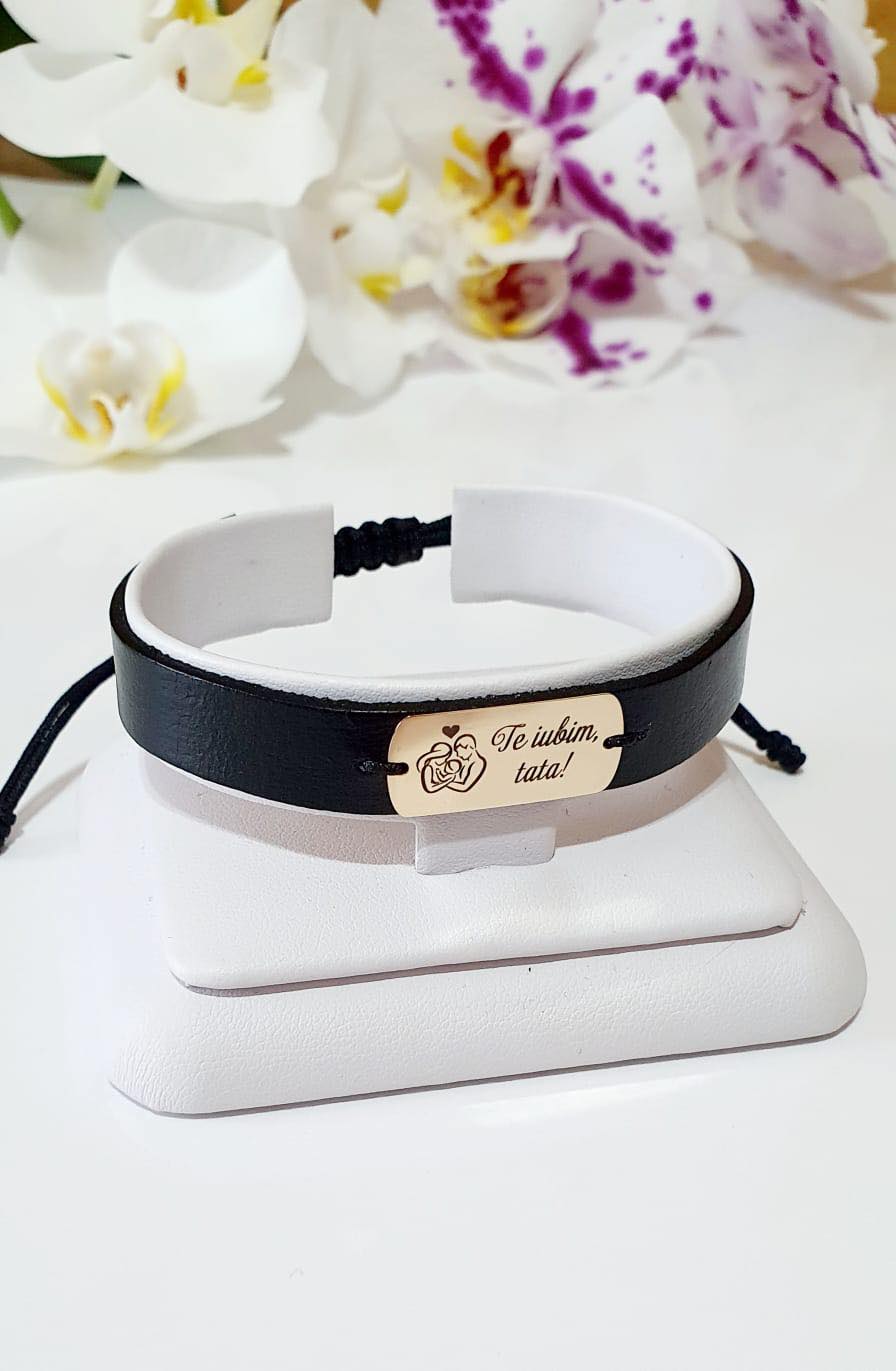 Plate 25/10 engraved on leather - 14ct Gold
