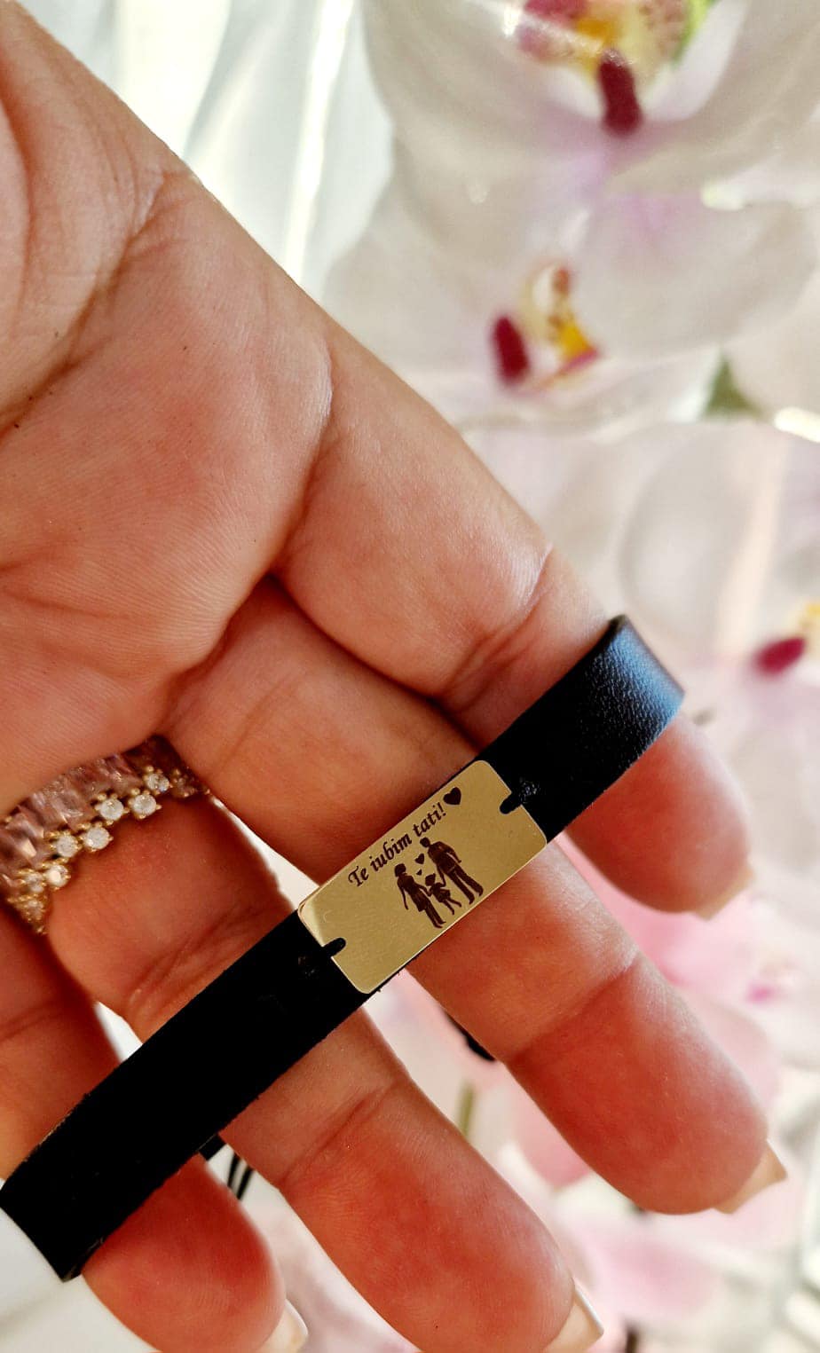 Plate 22/10 engraved on leather - 14ct Gold