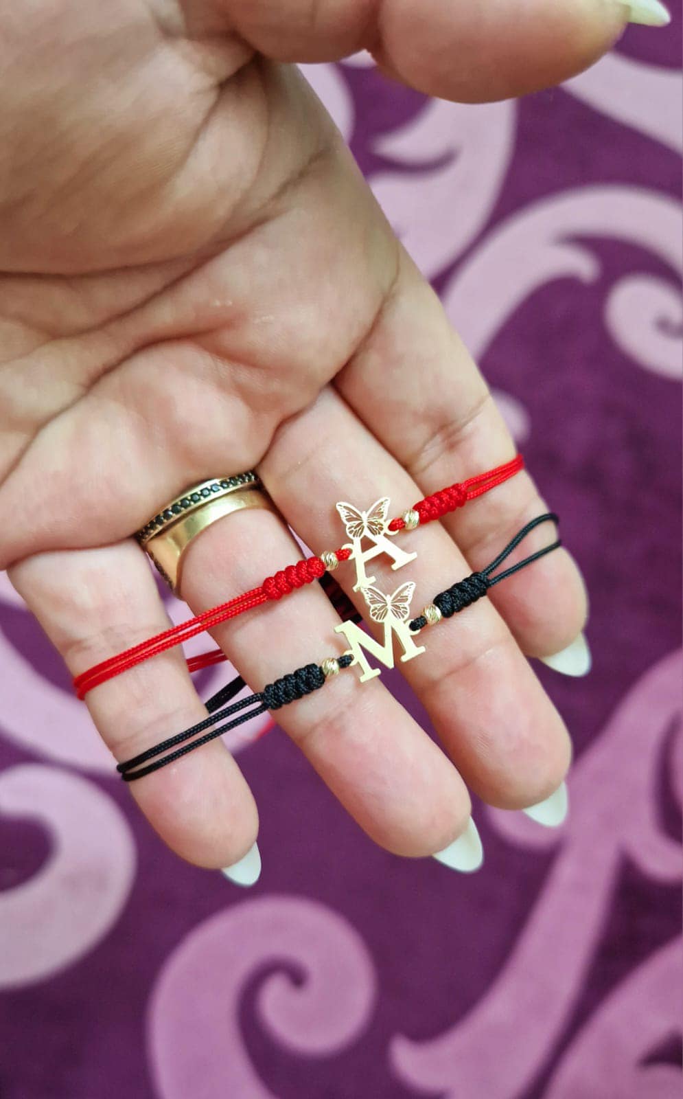 Small initial / Butterfly bracelet +2 beads 2.5mm