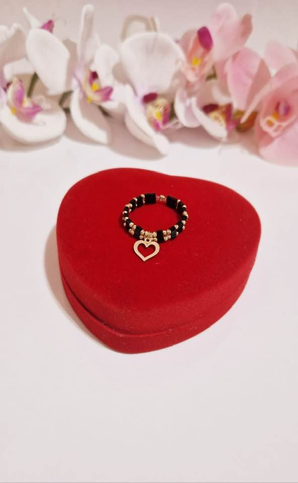 Black bead rings + pendant clasp - 14ct Gold
