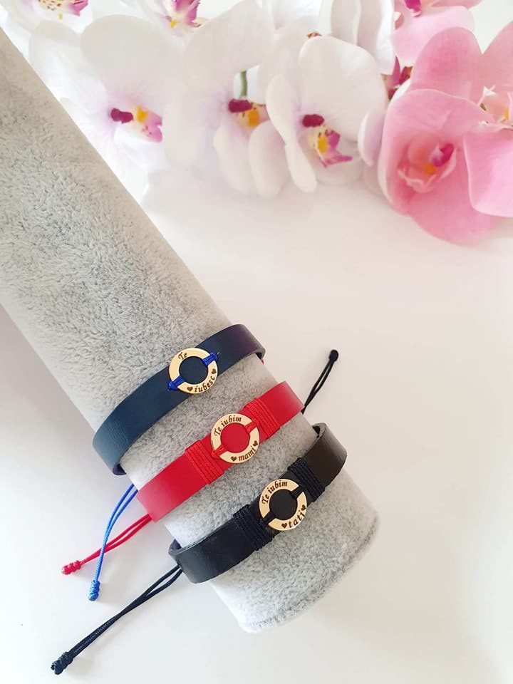 Engraved disc bracelet on leather - 14ct Gold