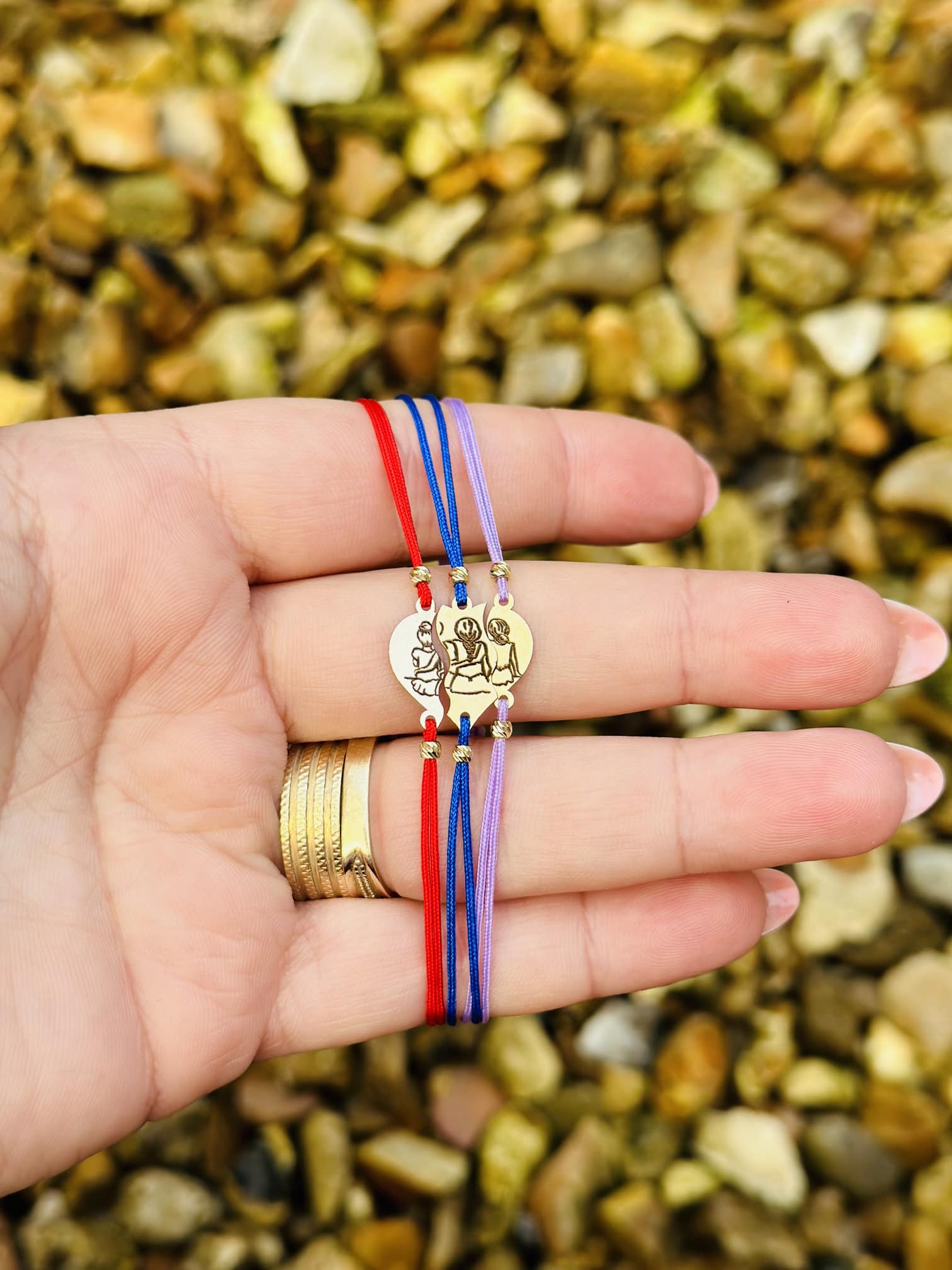 Set of 3 friends on cord +2 beads 2mm