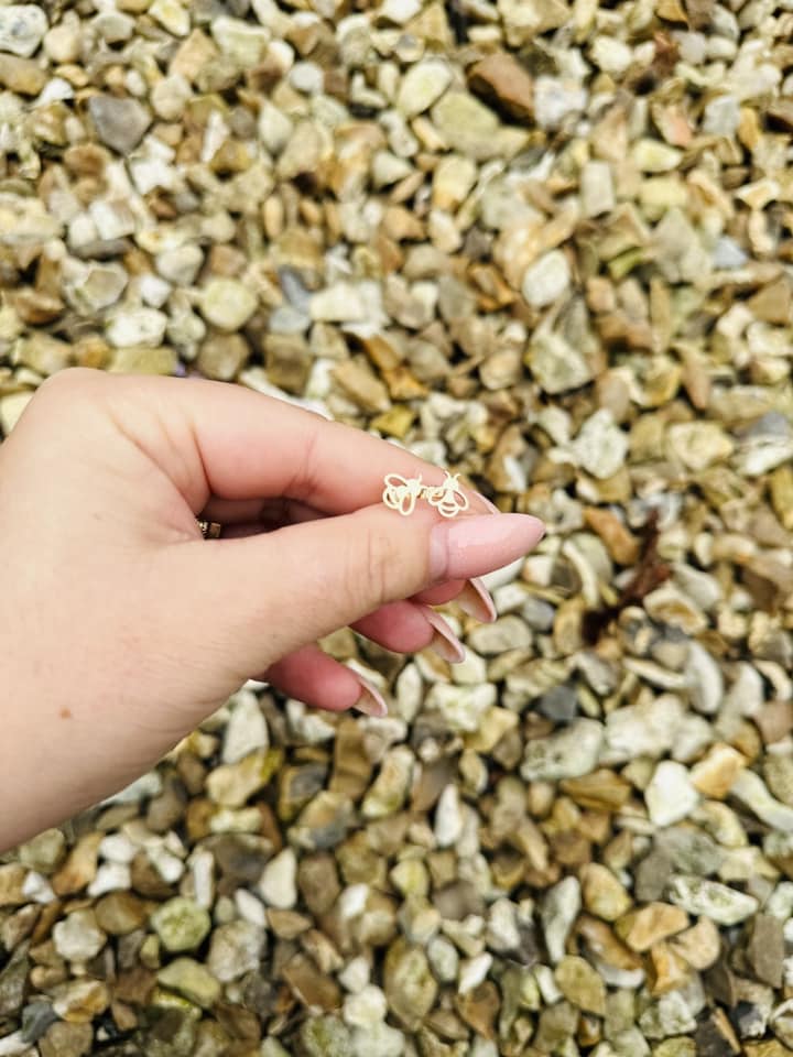 Bee stud earrings - 14ct Gold