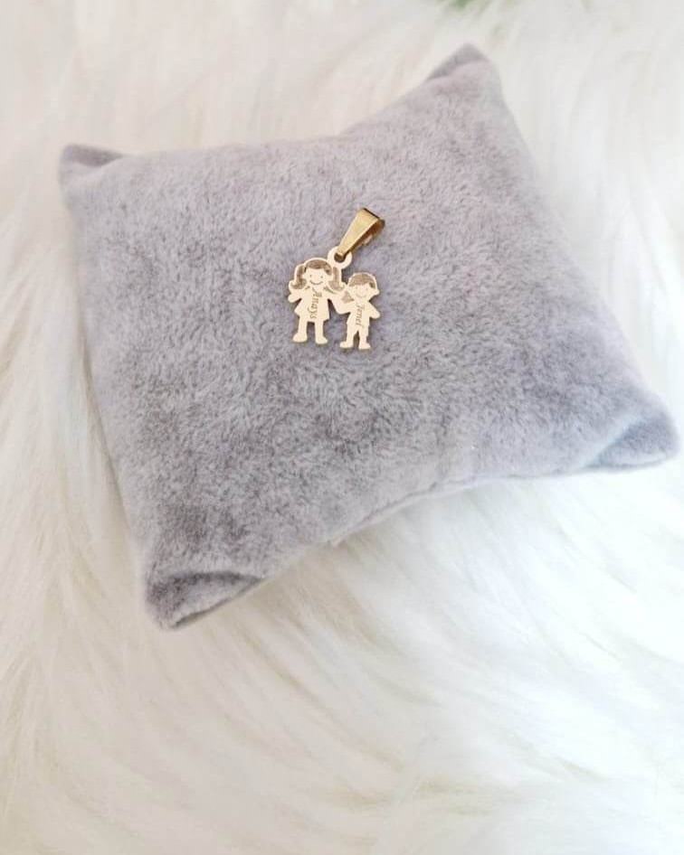 Pendant with 2 engraved members - 14ct Gold