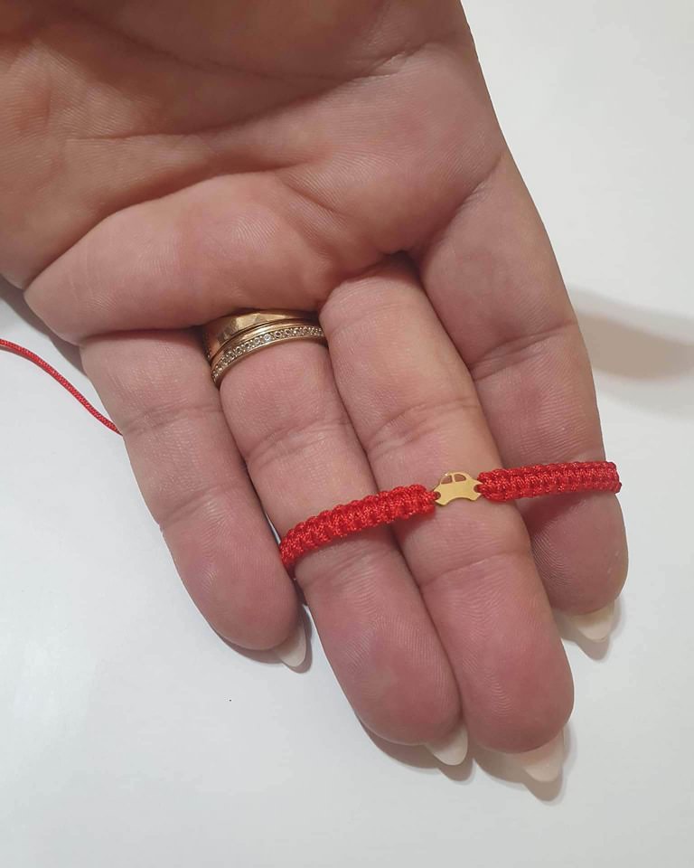 Simple car bracelet