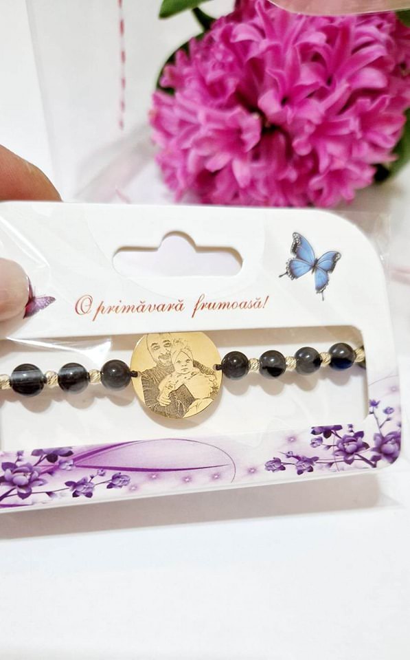 Photo-engraving on 20mm coin +8 beads 2.5mm + black beads - 14ct Gold
