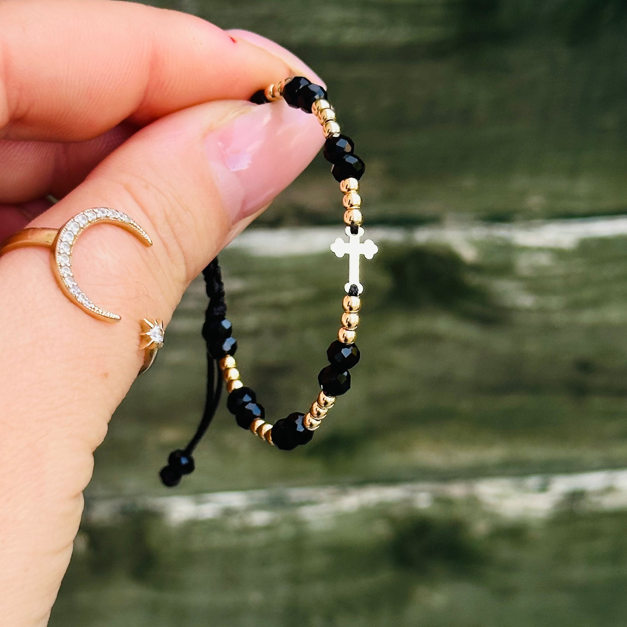 Small cross bracelet +24 simple beads 2.5mm - 14 K Gold