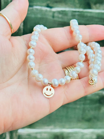 Natural pearl necklace Emoji+6 beads 2.5mm- 14ct gold